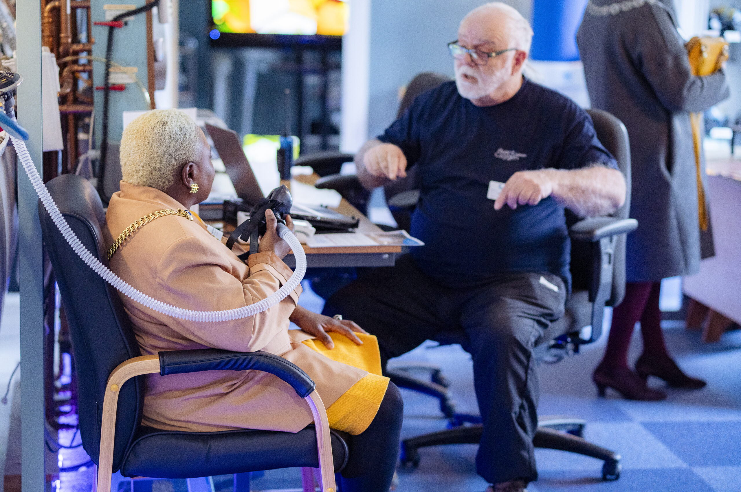 An oxygen therapy volunteer